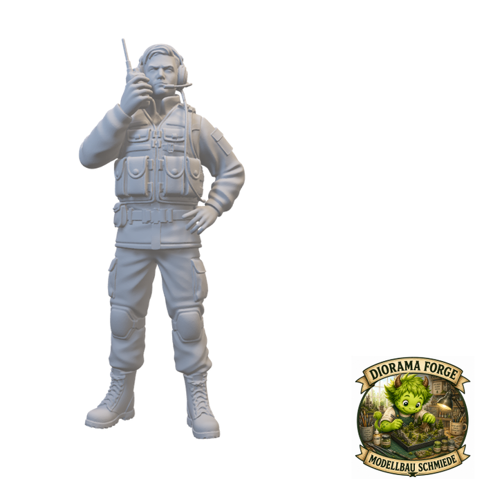 Einsatzleiter mit Funkgerät - (DF-773)